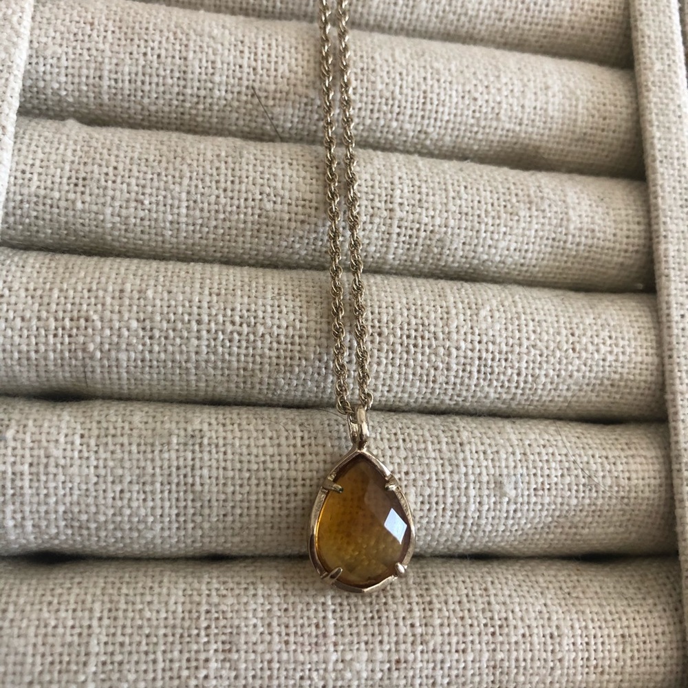 Kendra Scott necklace
